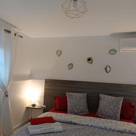 L'Instant Present Bed and Breakfast Le Moule Buitenkant foto
