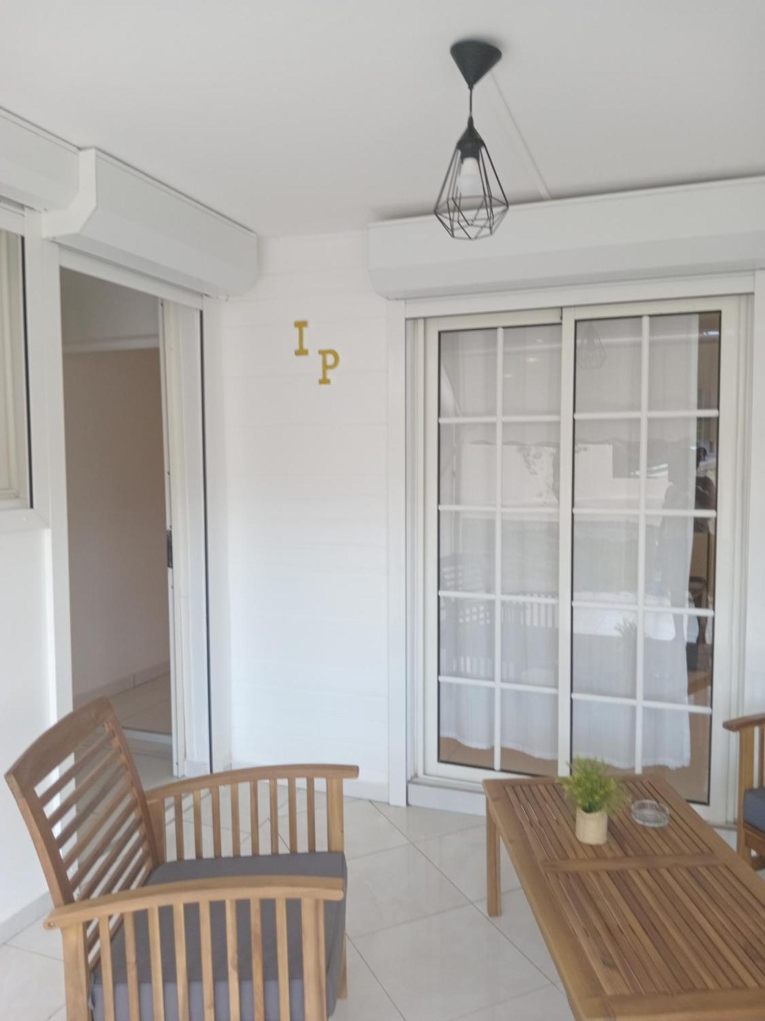 L'Instant Present Bed and Breakfast Le Moule Buitenkant foto