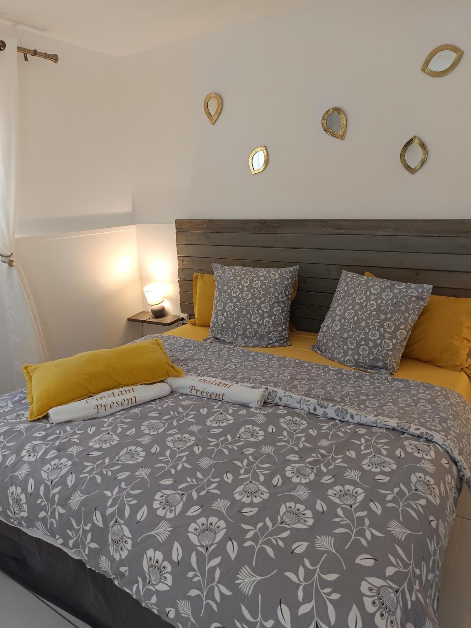 L'Instant Present Bed and Breakfast Le Moule Buitenkant foto